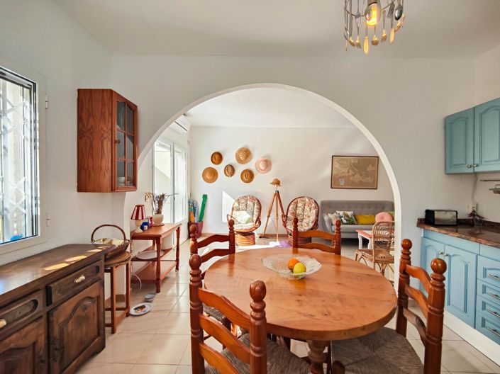 Image No.21-2 Bed Townhouse for sale