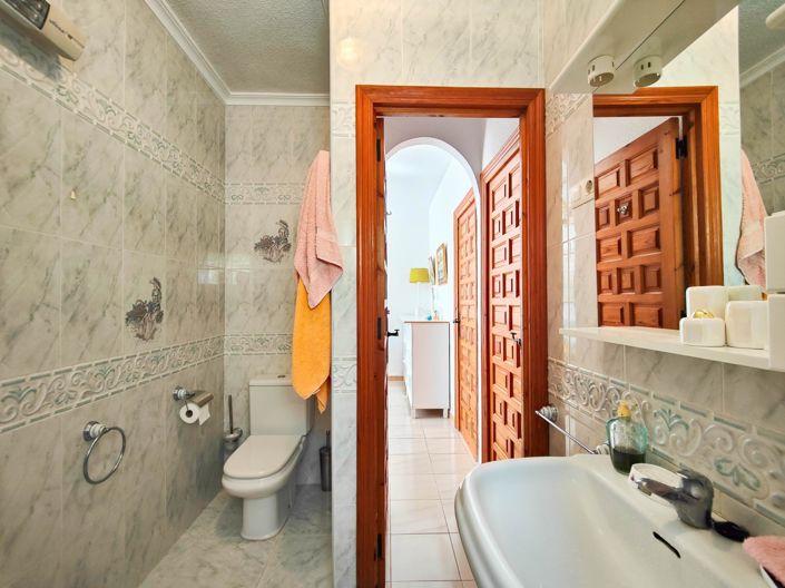 Image No.36-2 Bed Townhouse for sale