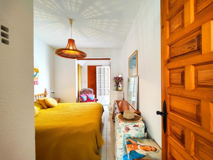 Image No.38-2 Bed Townhouse for sale