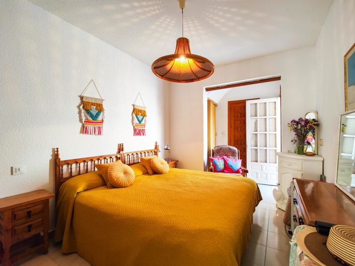Image No.39-2 Bed Townhouse for sale
