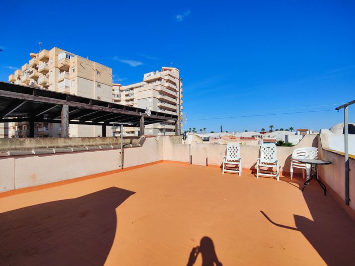 Image No.47-2 Bed Townhouse for sale
