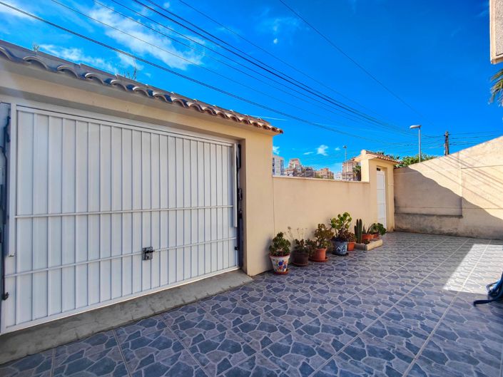 Image No.9-2 Bed Townhouse for sale