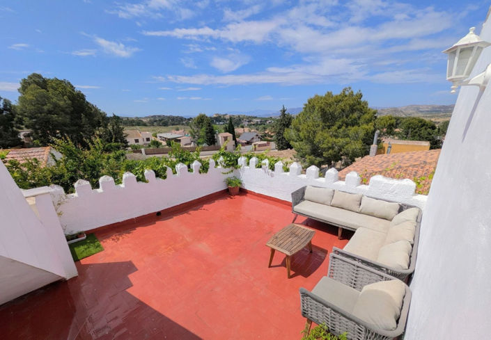 Image No.27-6 Bed House for sale