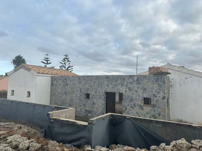 Image No.3-4 Bed House for sale