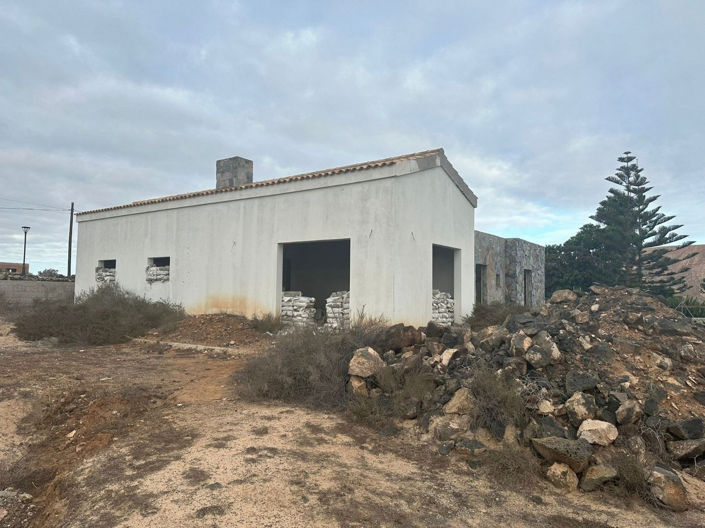 Image No.5-4 Bed House for sale