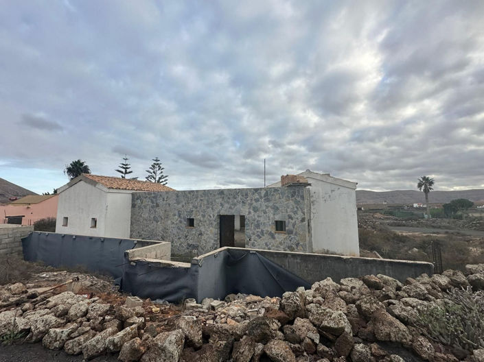 Image No.8-4 Bed House for sale