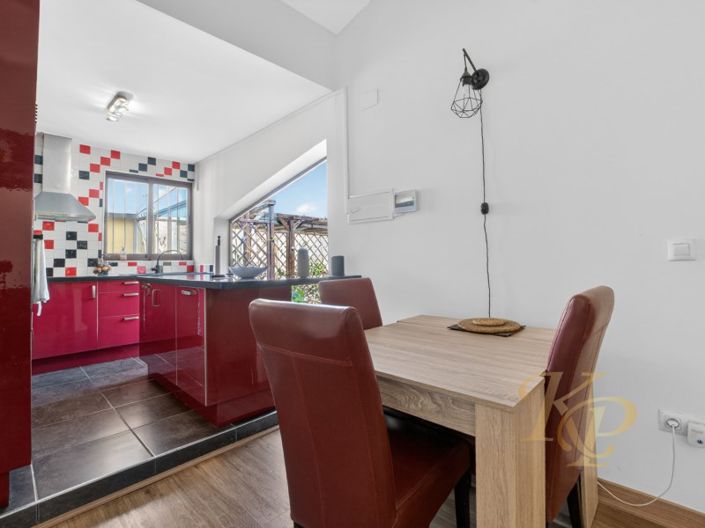 Image No.20-3 Bed Property for sale