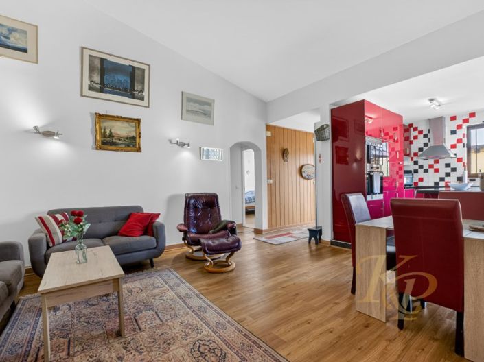 Image No.12-3 Bed House for sale