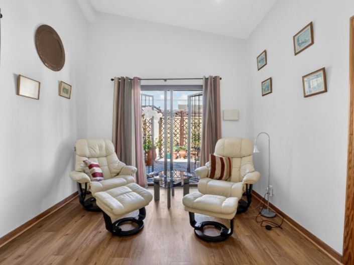 Image No.18-3 Bed Villa for sale
