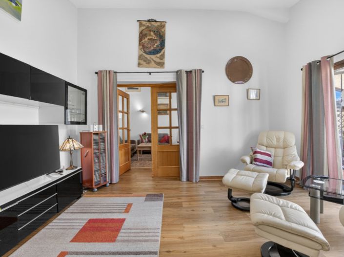 Image No.19-3 Bed Villa for sale