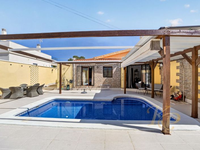 Image No.2-3 Bed House for sale