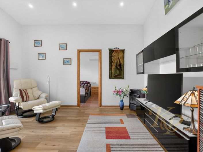 Image No.28-3 Bed Property for sale