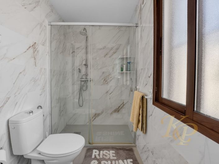 Image No.24-3 Bed House for sale