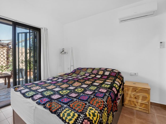 Image No.3-3 Bed Property for sale