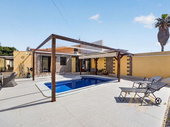 Image No.4-3 Bed Property for sale