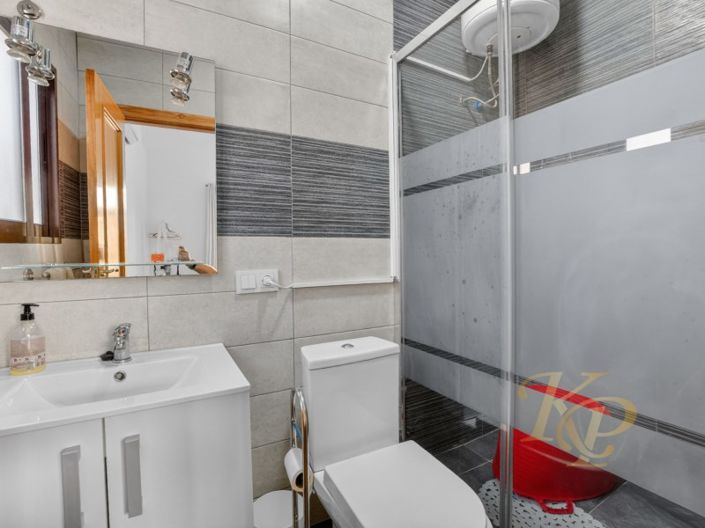 Image No.5-3 Bed Property for sale