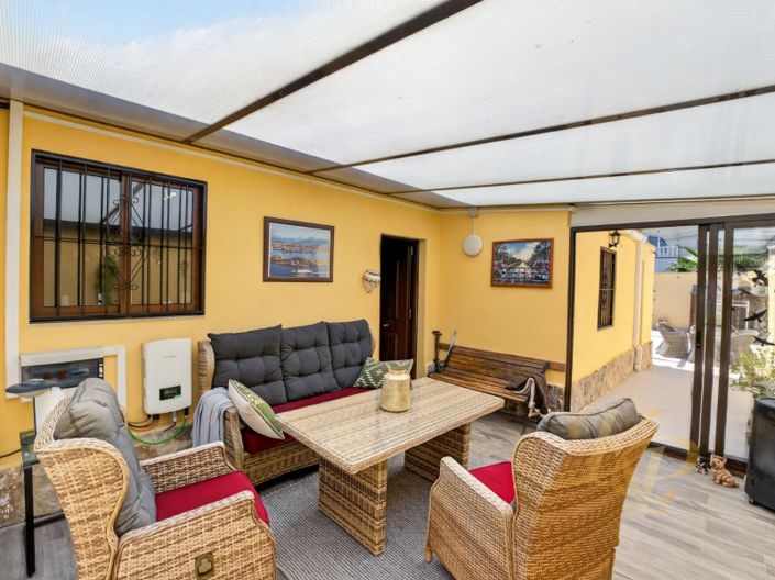 Image No.12-3 Bed Property for sale