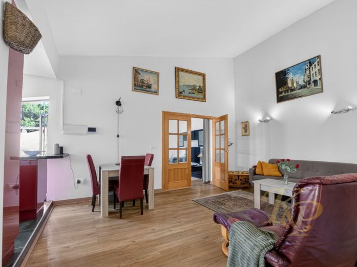 Image No.14-3 Bed Property for sale