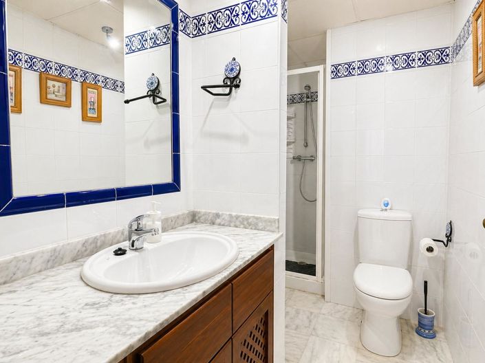Image No.27-3 Bed Property for sale