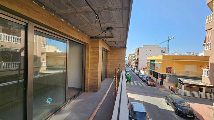 Image No.16-1 Bed House for sale