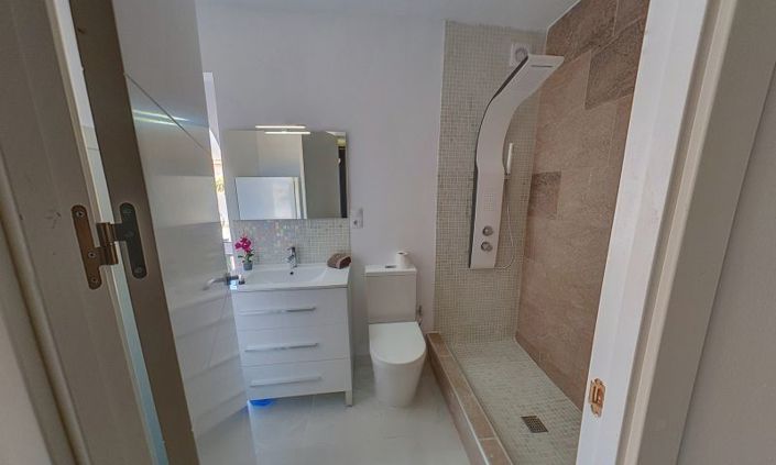 Image No.32-6 Bed Villa for sale