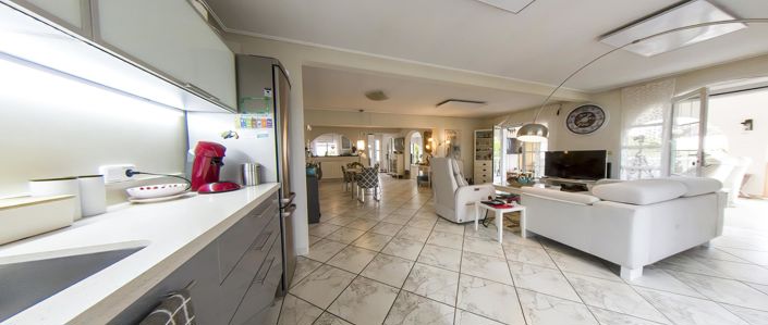 Image No.20-3 Bed Villa for sale