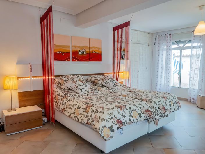 Image No.43-3 Bed Villa for sale