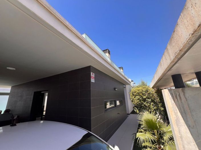Image No.12-3 Bed Villa for sale