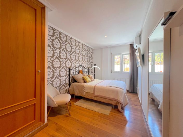 Image No.28-6 Bed Villa for sale
