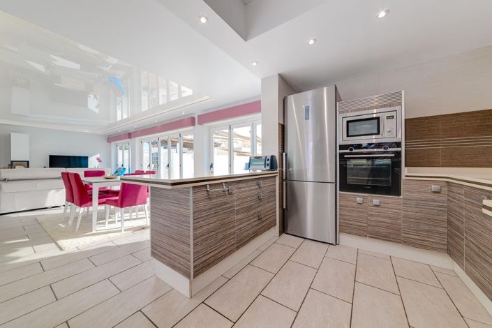 Image No.6-6 Bed Villa for sale