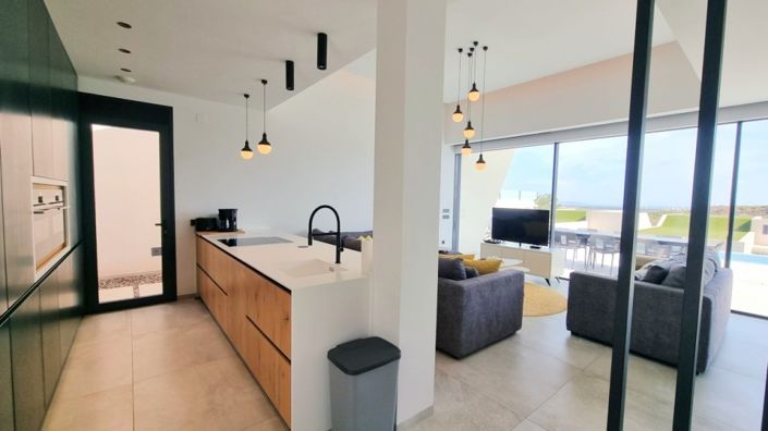 Image No.10-4 Bed Villa for sale