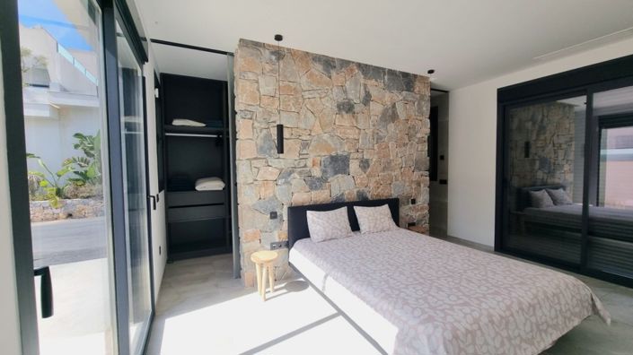 Image No.17-4 Bed Villa for sale