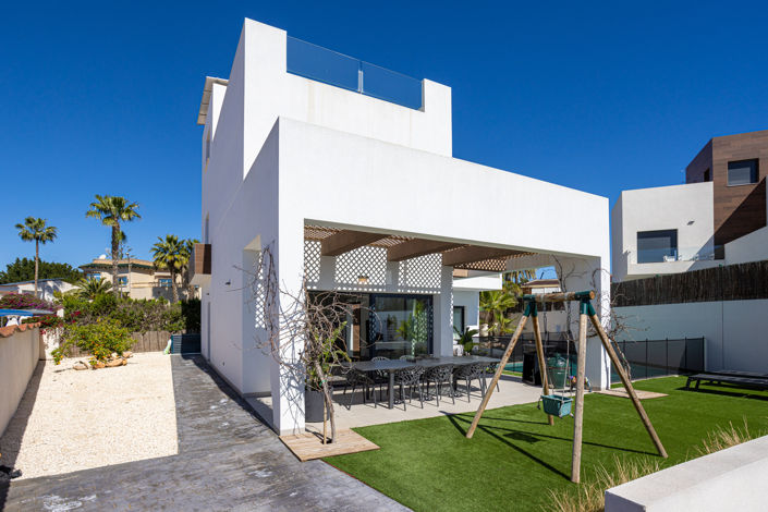 Image No.2-4 Bed Villa for sale