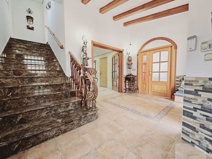 Image No.14-5 Bed Villa for sale