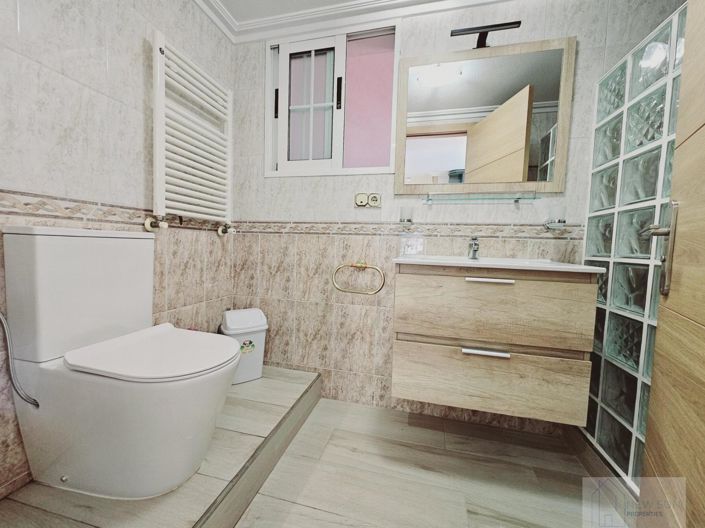 Image No.17-5 Bed Villa for sale