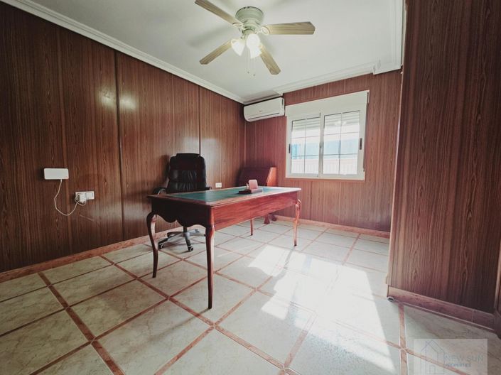 Image No.25-5 Bed Villa for sale