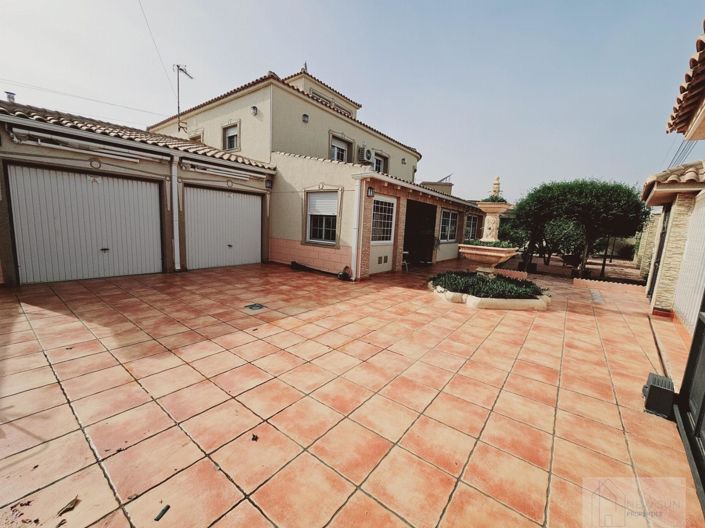 Image No.3-5 Bed Villa for sale