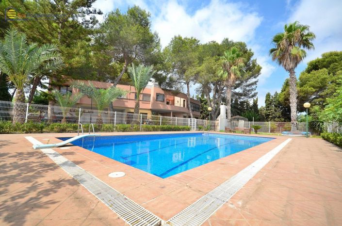 Image No.2-6 Bed Villa for sale