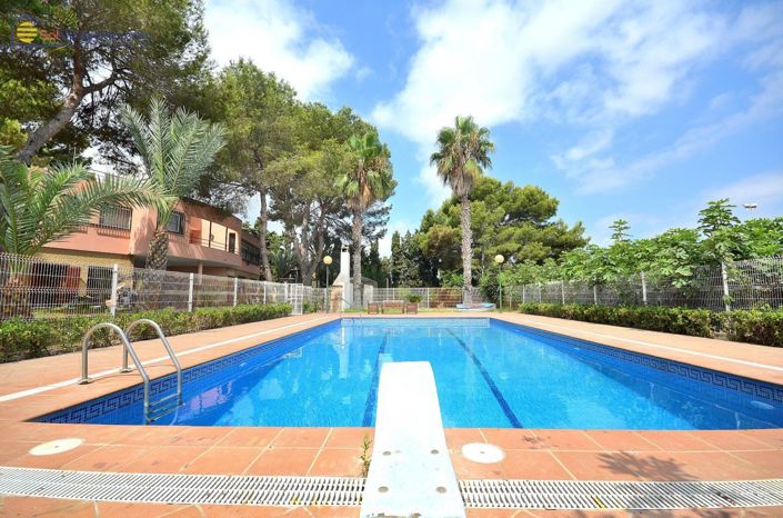 Image No.28-6 Bed Villa for sale