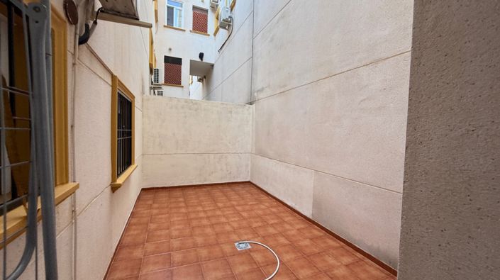 Image No.23-2 Bed Apartment for sale