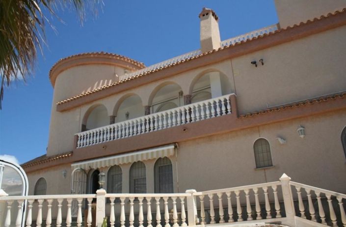 Image No.2-4 Bed Villa for sale