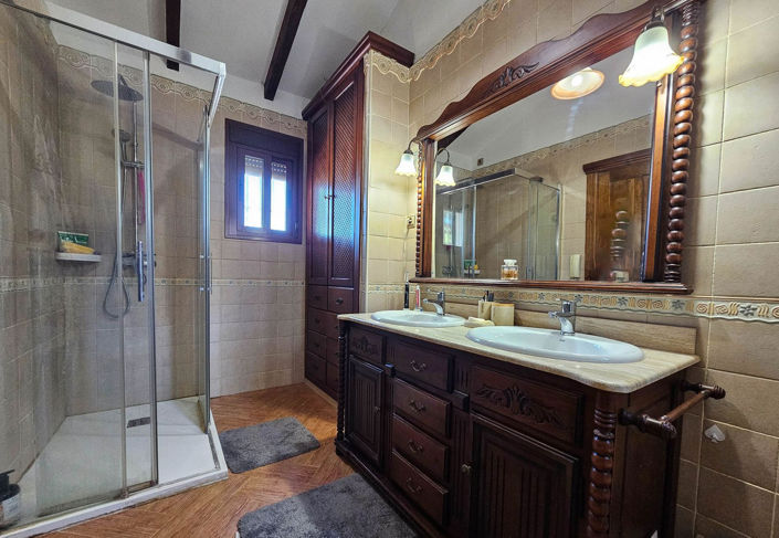 Image No.6-4 Bed Villa for sale