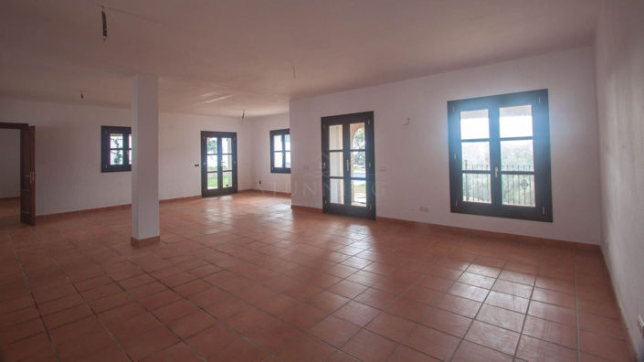 Image No.10-4 Bed Villa for sale