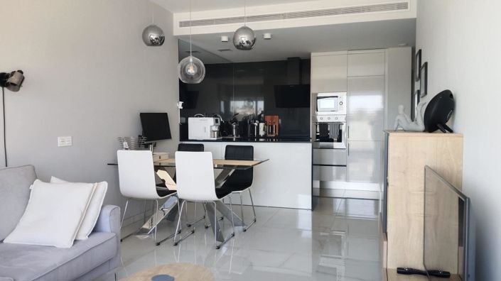Image No.10-2 Bed House for sale