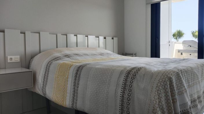 Image No.20-2 Bed House for sale