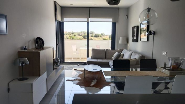 Image No.4-2 Bed House for sale