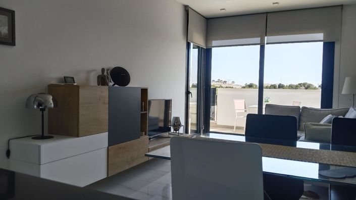 Image No.8-2 Bed House for sale