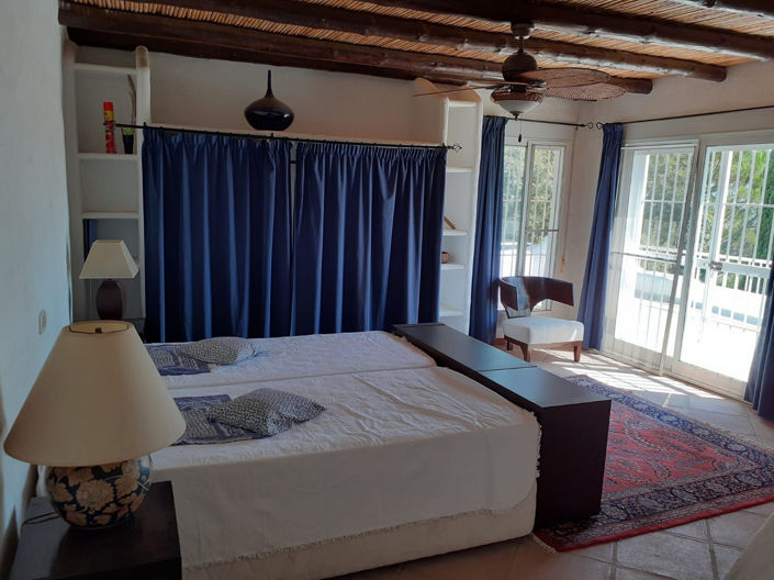 Image No.10-9 Bed Villa for sale