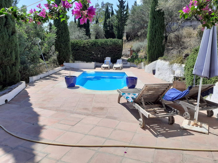 Image No.3-9 Bed Villa for sale
