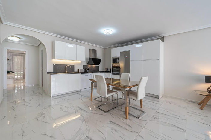 Image No.4-3 Bed Property for sale